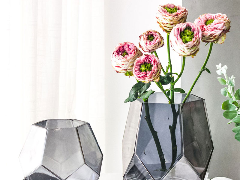 玻璃花瓶和陶瓷花瓶哪个好？