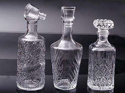 历史上有使用玻璃制品的记载吗？